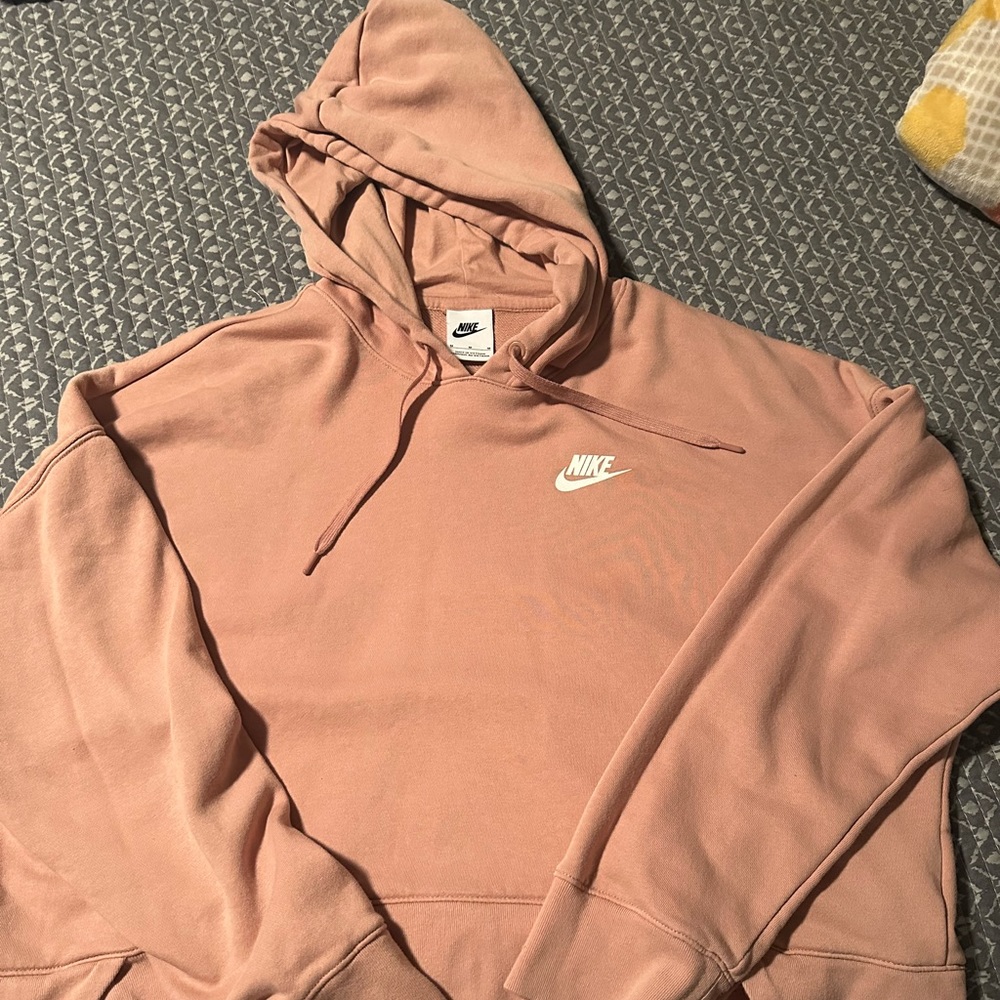 Cropped Nike Hoodie